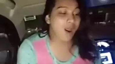 Hot MMS Of Delhi Girl Showing Boobs While Dancing