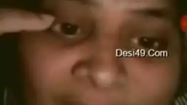 Bedroom XXX video of Indian aunty who exposes big hooters on camera