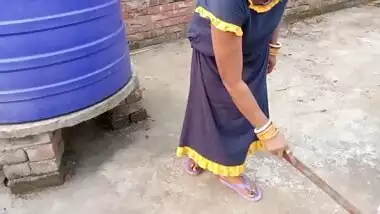 Desi Bhabhi’s sexy video with her young devar