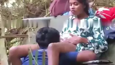 Lankan guy enjoys outdoor sex by licking his GF’s pussy