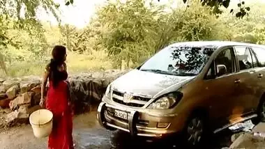 Car wash Indian aunty sex movie exposing large bumpers Hindi Audio