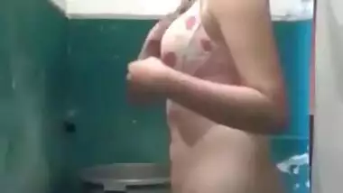 Lovely Indian Girl Pussy Fingered – Movies