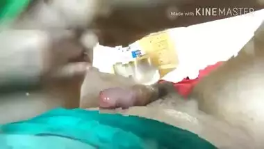 Hindi dirty talk karke bhabhi ne khade lund par susu ki