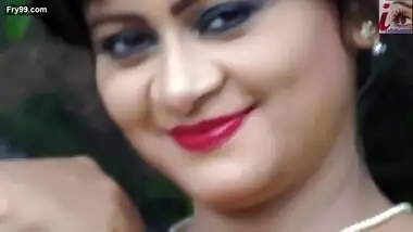 Outdoor Bold Fashion Shoot