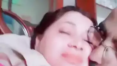 Paki bhabhi boob sucking by lover sex affair viral MMS