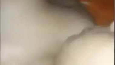 Young sleeping XXX girl has her tight pussy fucked by the Desi man MMS