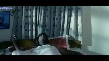 B Grade actress frolicks in bathtub