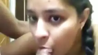 Indian college girl enjoying sucking dick