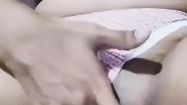 Horny Lankan Girl Enjoy With Bottle