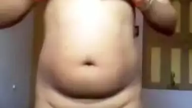 South Indian Housewife playing with boobs n pussy recording on cam for her BF