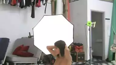 Uk indian babe nadia nude photo session 9