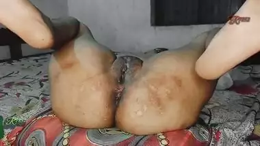 Unsatisfied Misthi Bhabhi Ne Apne Ko Satisfaction De Kar Apni Chut