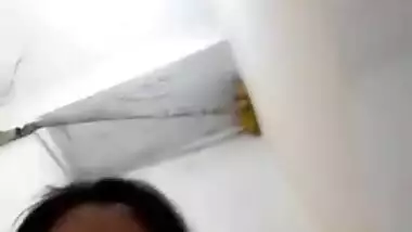 Pakistani hottie rubbing herself live from the office