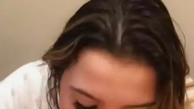 BEAUTIFUL BABE DEEPTHROATING