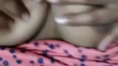 Desi Girl Shows her Boobs and Pussy