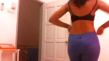 My Sexy Bhabhi Wears Clothes After Shower