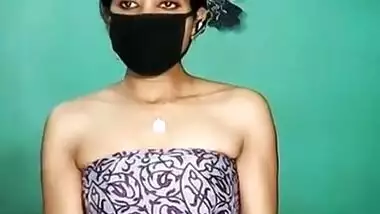 Amateur Desi Camgirl Showing Pussy On Live Webcam Chat