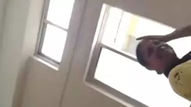 XXX man puts hand in Desi MILF's sari and paws boobs in MMS porn