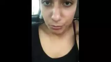 Desi sex scandal of sexy girlfriend giving blowjob outdoors!