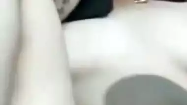 Boyfriend inserting beer bottle in GF pussy viral sex