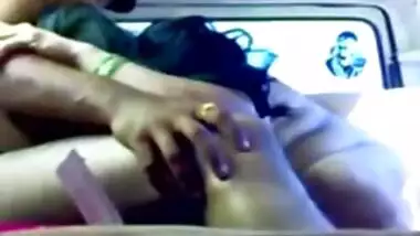 Car mai bhabhi ki chudai