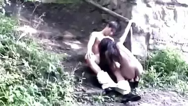 Juicy ebony pussy gets exploited outdoors by horny white dude