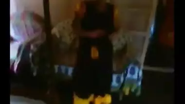 Bengali college student shows her tits