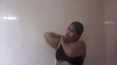 Today Exclusive- Village Bhabhi Showing Her Nude Body