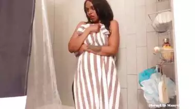 Indian maid gets caught showering