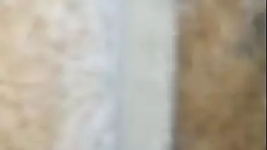 Dehati Bhabhi nude bath MMS clip