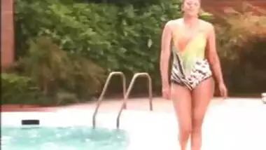 Madnika Hot Cleavage - Movies.