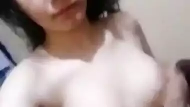 Pakistani college girl boobs show viral topless