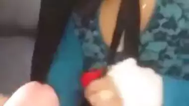 Lustful Desi bitch has oral XXX sex in car with man making MMS video