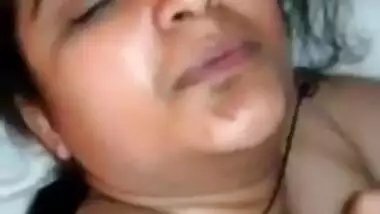 Horny bhabi need strong penetration