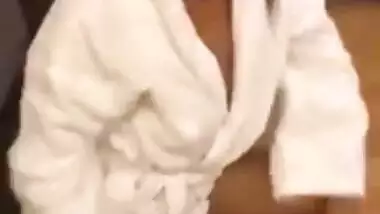 Hot Mumbai Girl’s Sexy MMS Exposing Boobs And Legs In Hotel Room
