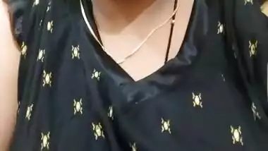 Desi bhabi sexy face