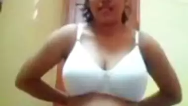 North indian girl exposing her hot body