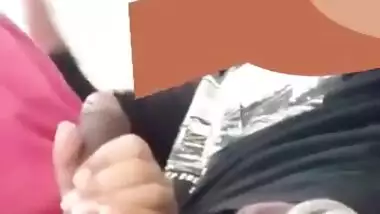 Desi cute girl suck her bf dick