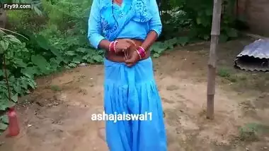 Desi village bhabi pee
