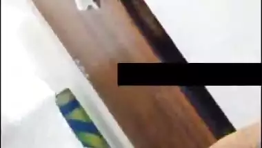 Horny Desi wife gets thoroughly enjoyed by her neighbour