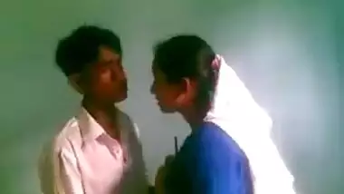 Indian college couple kiss suck and fuck inside...