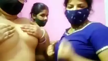 3 Girls Doing Cam Show
