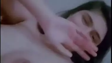 Nude Indian girl strips to show her sexy body