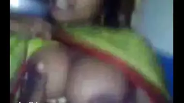 Sexy Outdoor Indian Girlfriend