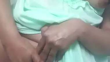 Tunisian milf speaks badly and masturbates her...