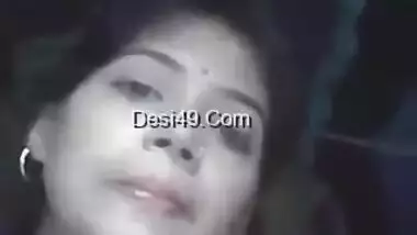 Whorish Desi mom exposes small breasts and smooth cunt in close-up