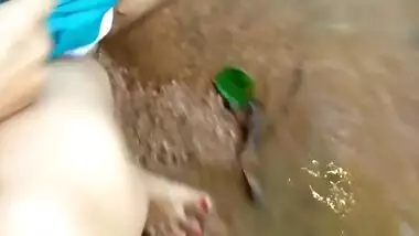 Sonali Bhabhi Ko Nadi Kinare Ghodi Banakar Pela - Bhabhi Quick Xxx Sex