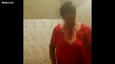 Desi mallu aunty hot nude bath and dress changing scene
