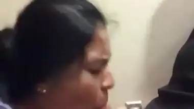 Hot NRI babe asks her white lover to shoot her blowjob MMS