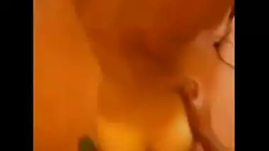 Indian teen gives blowjob to her lover